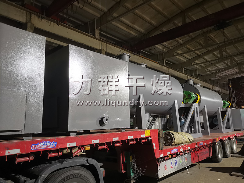 真空耙式（shì）幹燥機裝車發貨