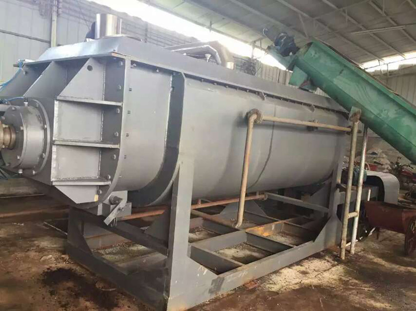 工作中的汙（wū）泥槳葉幹燥機